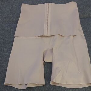 SkinnyGirl smoother‎ & shaper medium